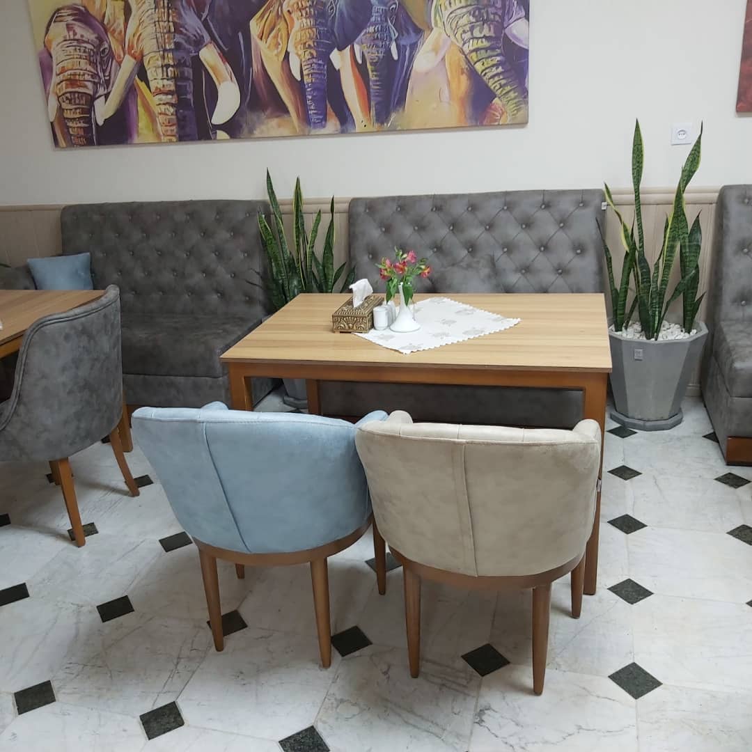 طراحی واجرای مبلمان ومیزوصندلی ناهارخوری کافه رستوران اصیل 